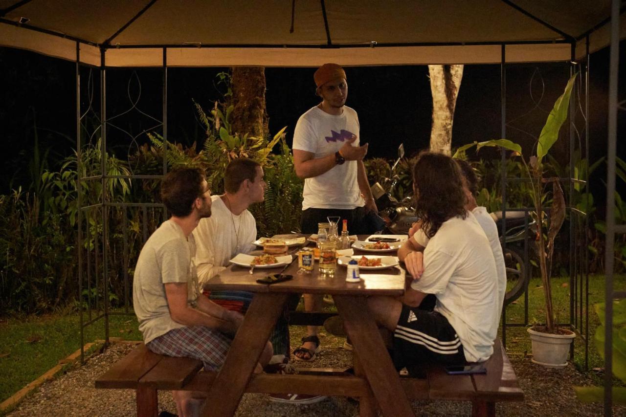 Sukia Hostel Drakes Bay Екстериор снимка